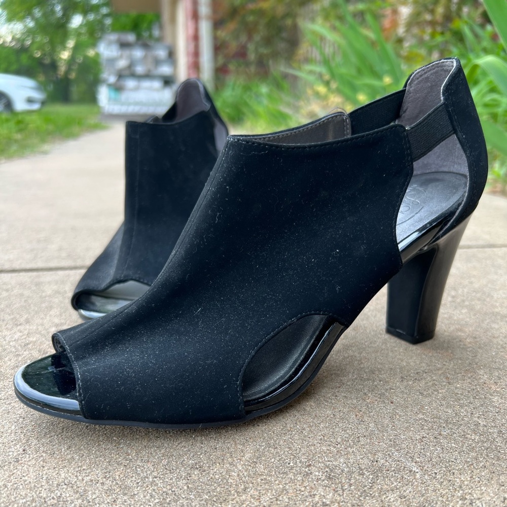 black heels *never been worn*
